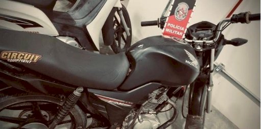 Polícia militar recupera motocicleta roubada após perseguição; entenda 
