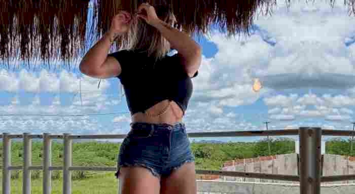 Digital influencer identificada como Karlany Sarmento detida pela Polícia Militar