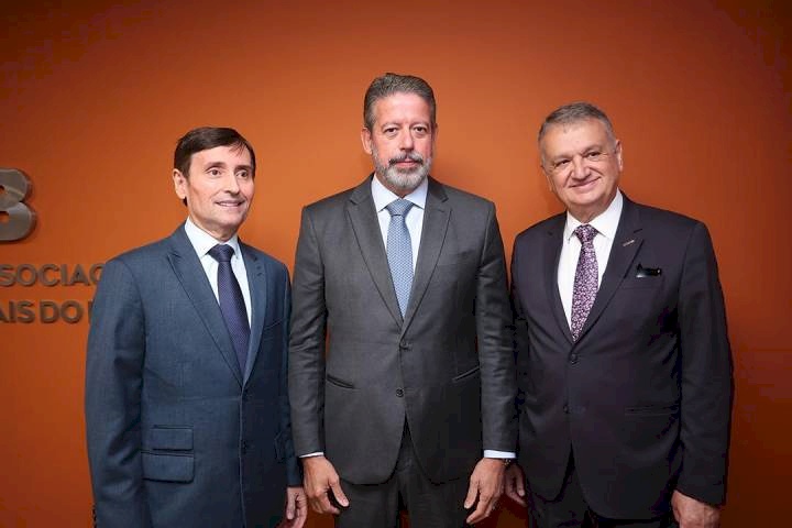  José Augusto Viana Neto e o diretor-secretário do Cofeci, Rômulo Soares