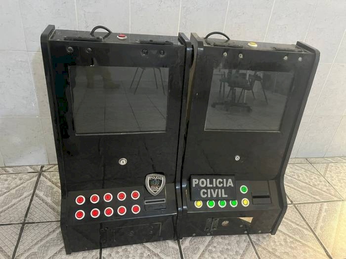 Apreensão de máquinas caça-níqueis e cigarros contrabandeados