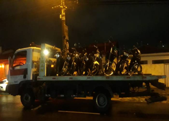 Motos