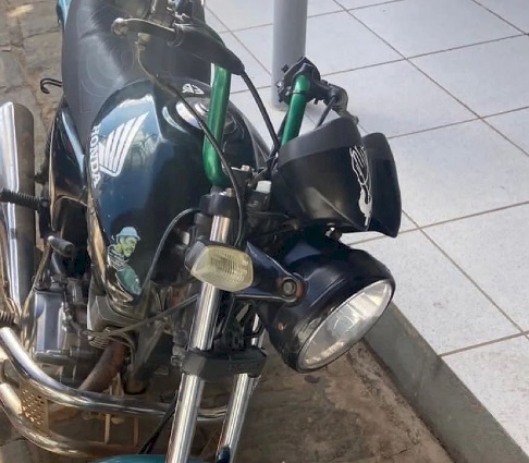 Polícia militar apreende motocicleta irregular em município paraibano; veja