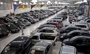 Produção industrial cai 0,6% de junho para julho