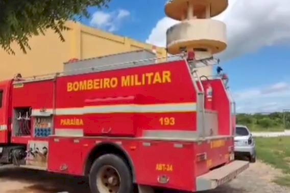 Corpo de Bombeiros acionado para debelar chamas no Presídio de Cajazeiras