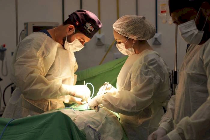 12 pacientes que esperavam por bariátrica no Hospital de Clínicas