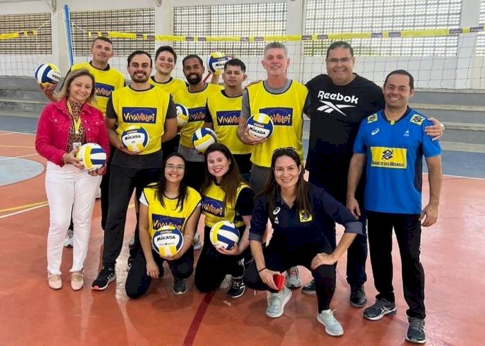 Projeto social Viva Vôlei, executado pelo Governo do Estado