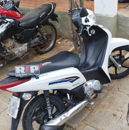 Motocicleta recuperada pela Polícia Militar