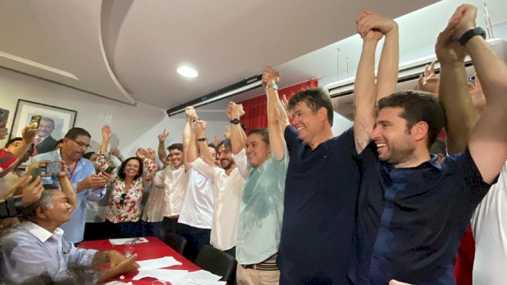 a chegada do senador Veneziano Vital do Rêgo (MDB)