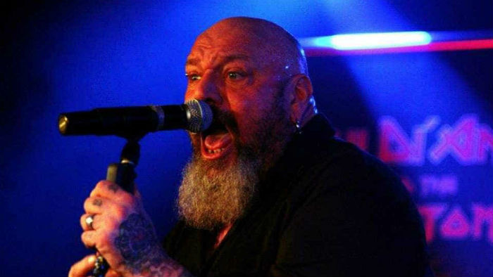 Ex-vocalista