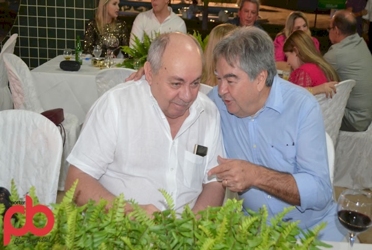 Não se engane se João Estrela no primeiro comício eleitoral em Sousa não faça discurso pedindo aos amigos para sufragar o nome de Lindolfo Pires nas u