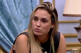 Assessoria de Sarah: sister simpatiza com Bolsonaro, mas não o apoia