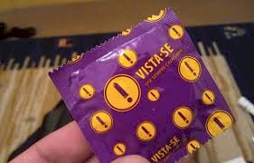 Saúde distribui preservativos e oferta testes rápidos para infecções sexualmente transmissíveis