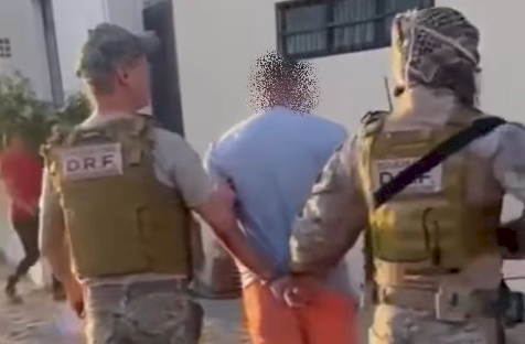 Homem suspeito de assaltar loja de celulares em Patos 