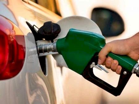 Petrobras anuncia redução do preço da gasolina nas refinarias