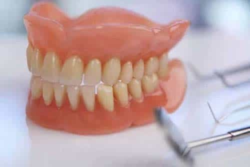 SORRISO: Santa Helena anuncia licitação de R$ 90 mil para prótese dentária 