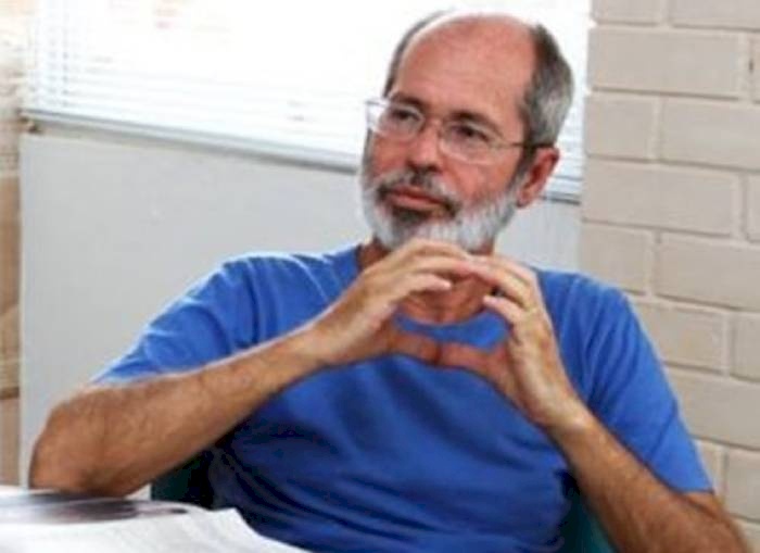 Um ano do falecimento do jornalista, escritor e cantor paraibano Walter Galvão