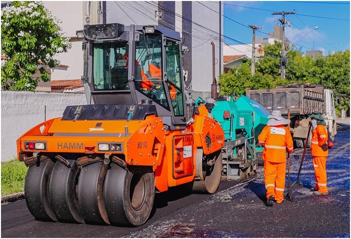 Asfalto em ruas de  João Pessoa
