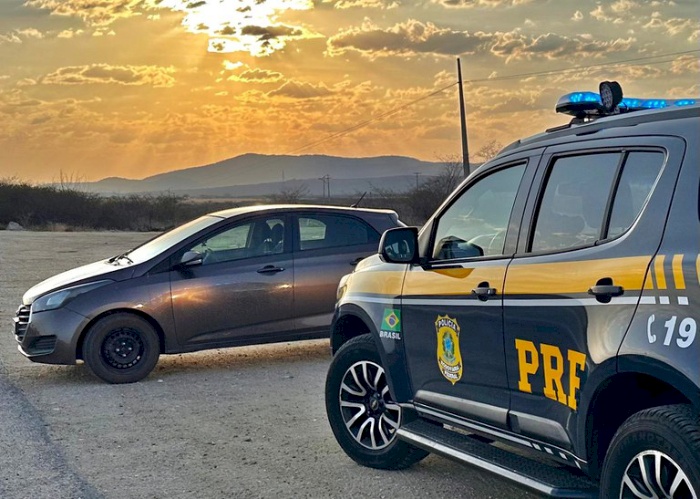 Veículo recuperado pela PRF no Sertão