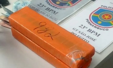 Drogas apreendidas em ação policial em São José do Egito-PE