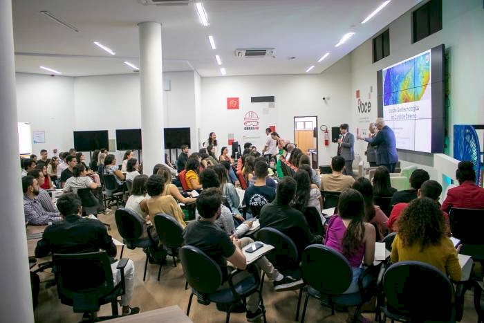 Alunos de Direito da  UFPB no Plenário do Tribunal de Contas da Paraíba