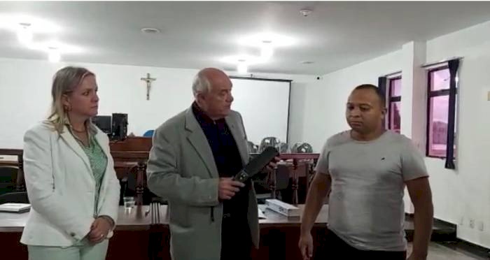 O Cel. Gilberto e a juíza Anna Carla durante capacitação no Fórum de Santa Rita