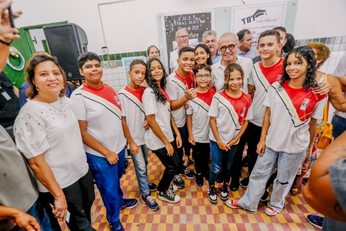 Cícero Lucena com os Alunos