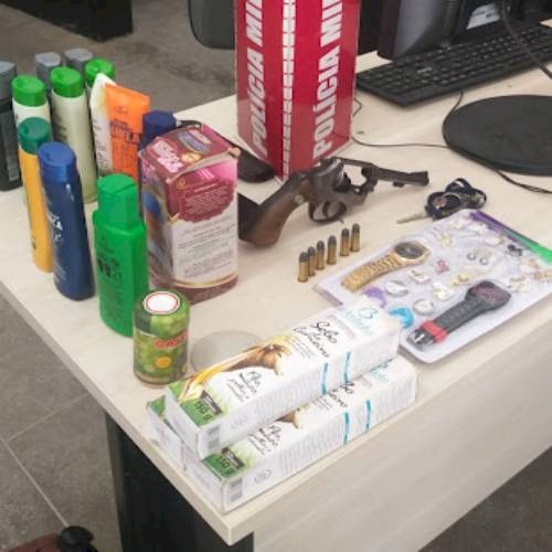 Material ilícito apreendido pela Polícia Militar em Cajazeiras