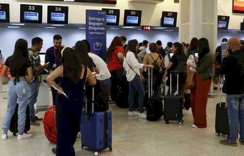Até às 11 horas de hoje, foram registrados 38 atrasos e  cinco cancelamentos de voos no Aeroporto de Congonhas,