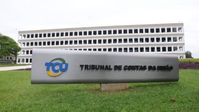 TCU proíbe Bolsonaro de usar e vender joias trazidas da Arábia Saudita