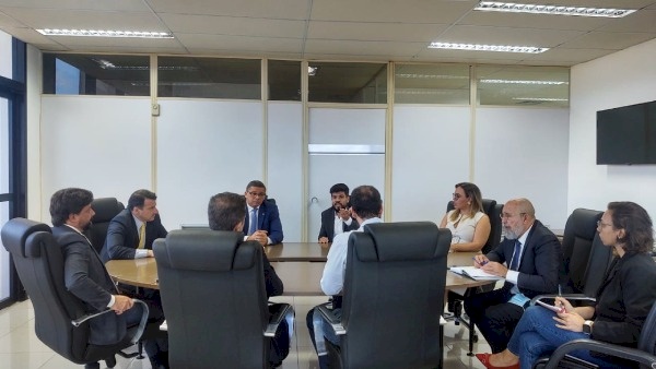 Reunião entre integrantes do MPPB e do PGE