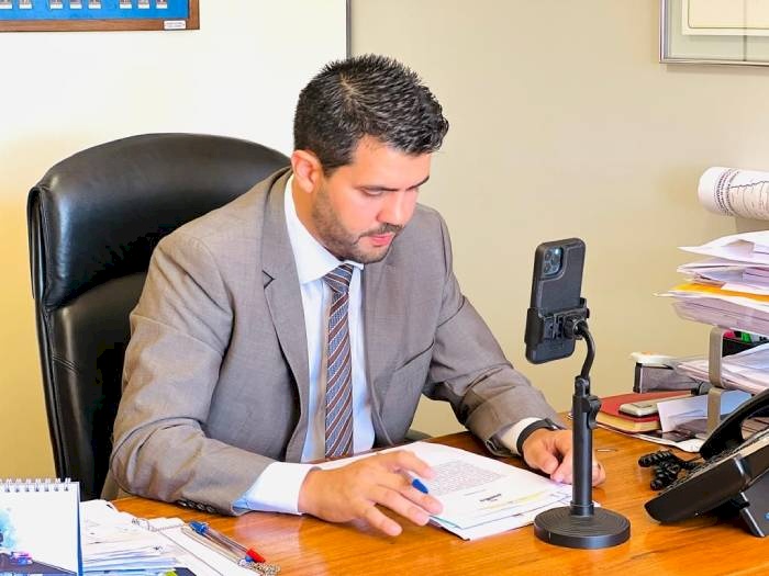 Deputado Wilson Filho sancionando Projetos