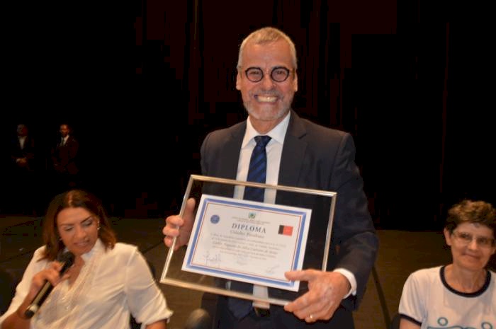 Título de cidadania paraibana ao dançarino Carlinhos de Jesus e homenagear a cantora paraibana Flávia Wenceslau