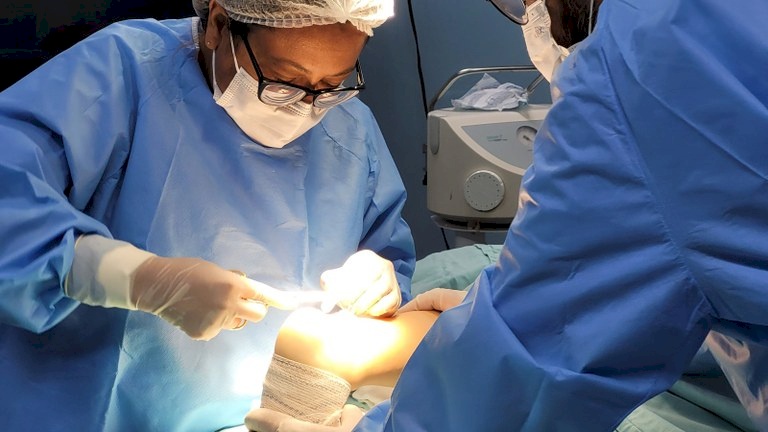 Procedimento cirurgico realizado no Hospital de Clínicas 