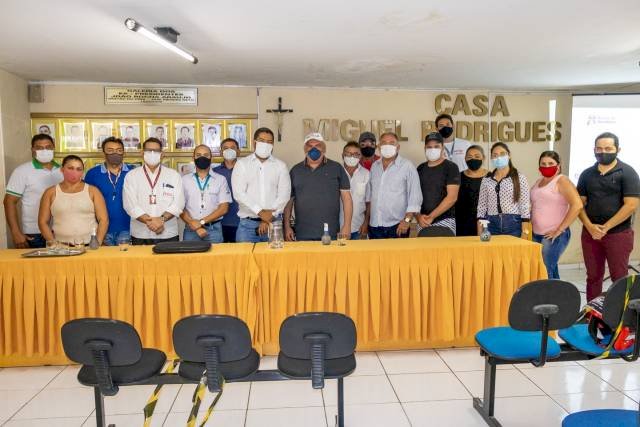 Prefeito de São José da Lagoa Tapada participa de reunião com Agentes do BNB para tratar sobre oportunidades de negócio 