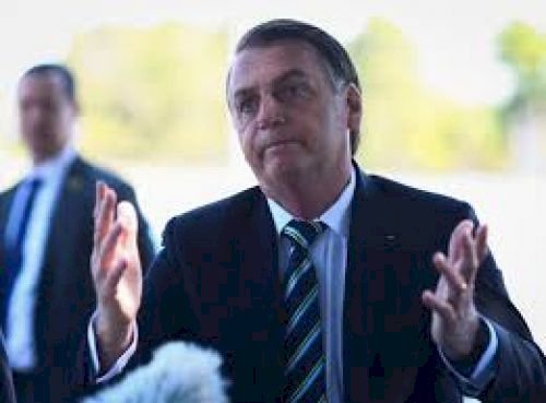 Bolsonaro diz que controles governamentais impediram compra de Covaxin