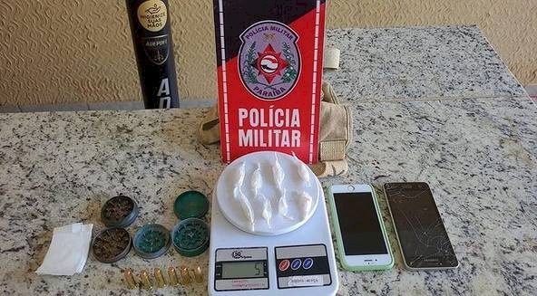 Cocaína apreendida com homem na cidade de Bom Sucesso
