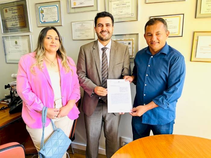 Prefeito, vice-prefeita e o deputado estadual, Wilson Filho, em Brasília