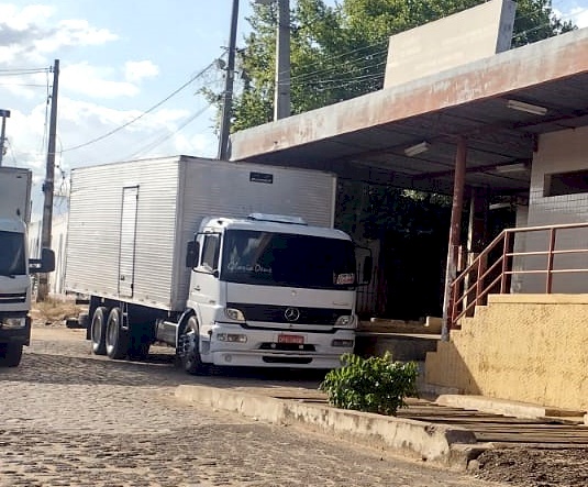 SEFAZ-PB apreende uma carga com mantas sem documento fiscal em Cajazeiras
