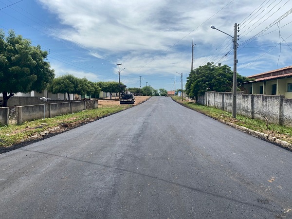 Trabalho de pavimentação de Ruas no Núcleo III, em Sousa