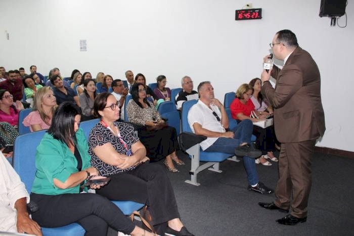 Corretores de imóveis novos e experientes, ávidos por adquirir e atualizar conhecimentos
