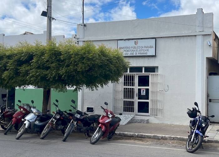 Medidas para desobstruir passeio público em Bonito de Santa Fé