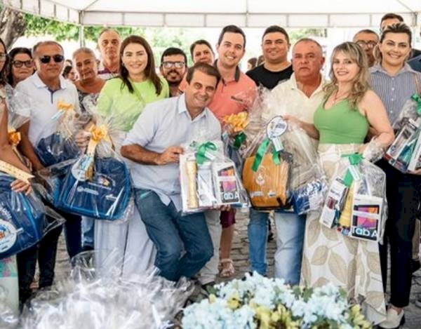Entrega novos equipamentos e fardamentos para os Agentes de Saúde e de Endemias em São José de Piranhas