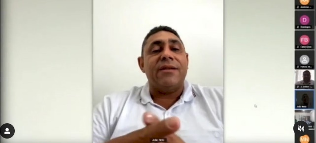 Prefeito de Aparecida João Neto participando de evento online 