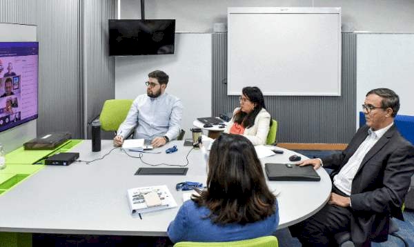 Reunião realizada com empresários e representantes de empresas
