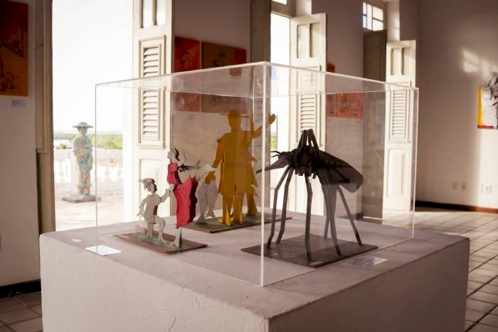 Trabalhos dos artistas visuais Davi Queiroz, Denise Costa e Wilson Figueiredo