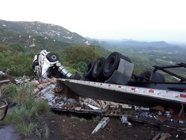 Carreta Tombada