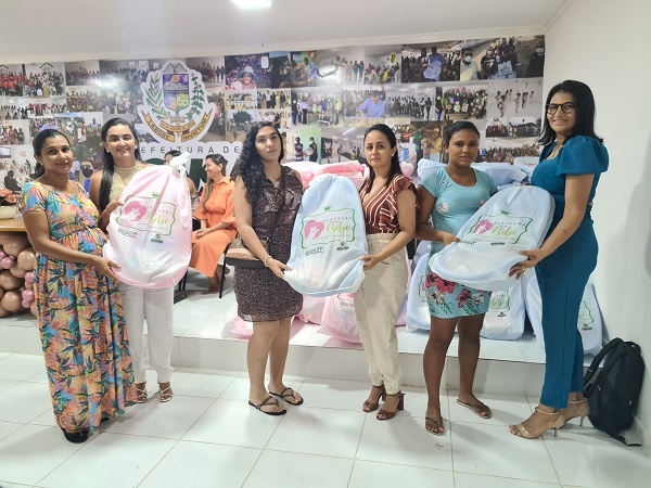 Mais uma etapa de entrega de kits enxoval às mães cadastradas no Programa “Meu Bebê”