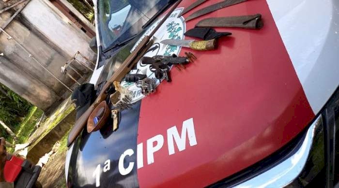 Prisão de suspeito de violência doméstica e porte ilegal de armas