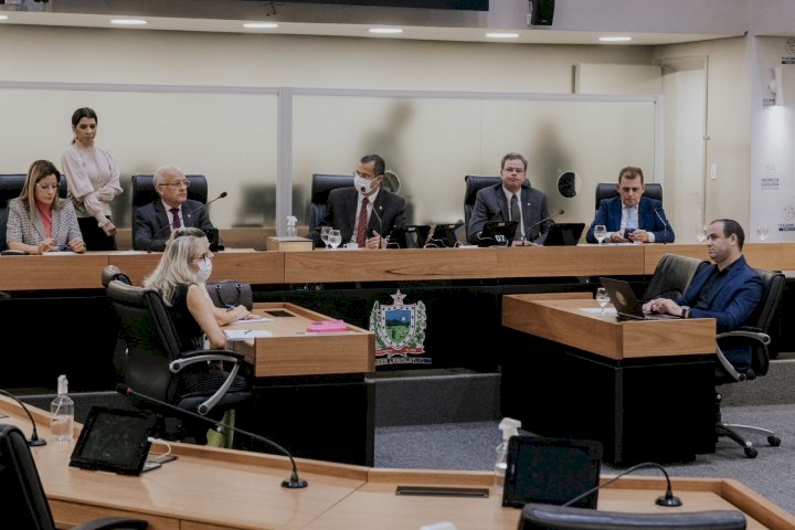 Comissão da CCJ da ALPB reunida 