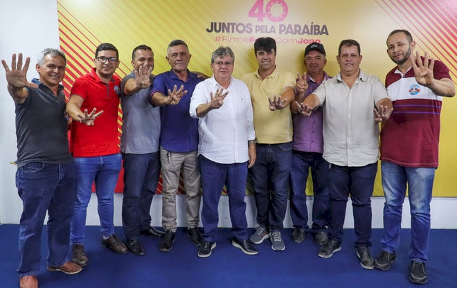 Vereador e lideranças de Barra de Santana que votaram em Veneziano anunciam apoio a João  